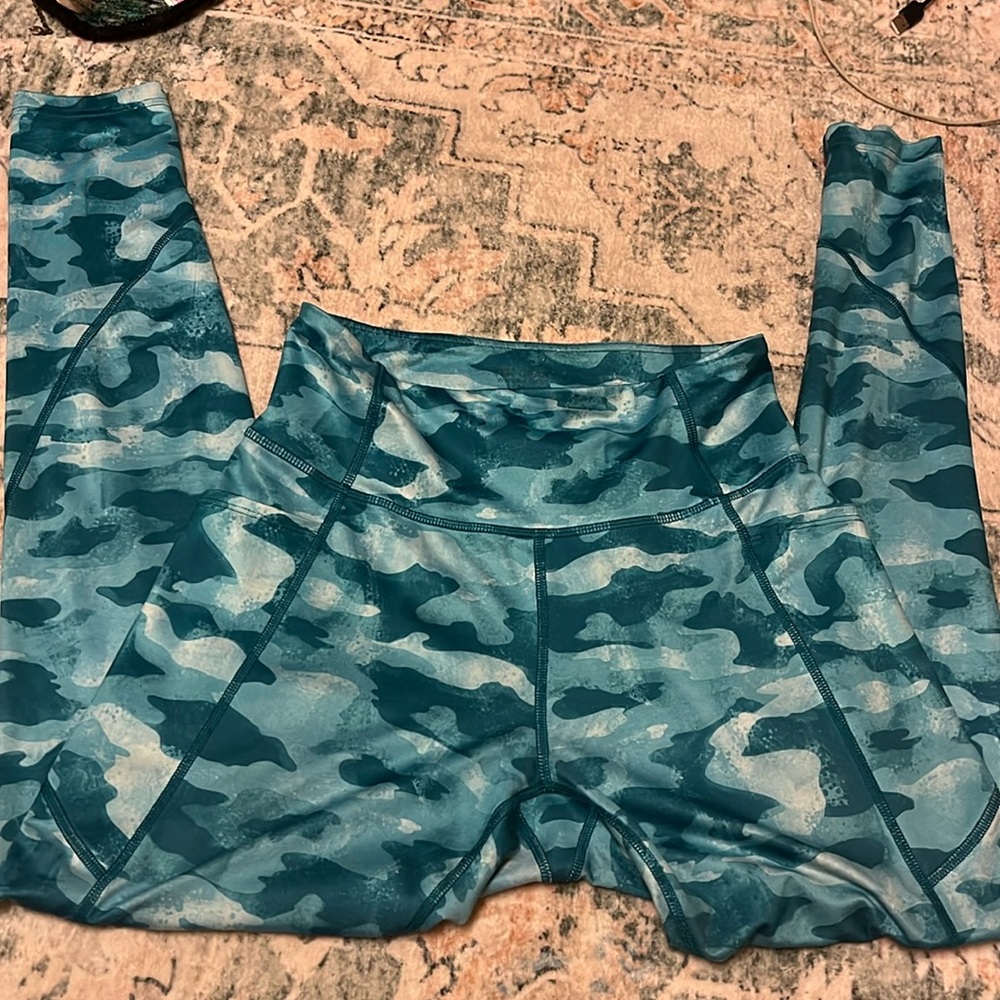 Blue camo leggings